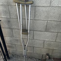 Crutches 
