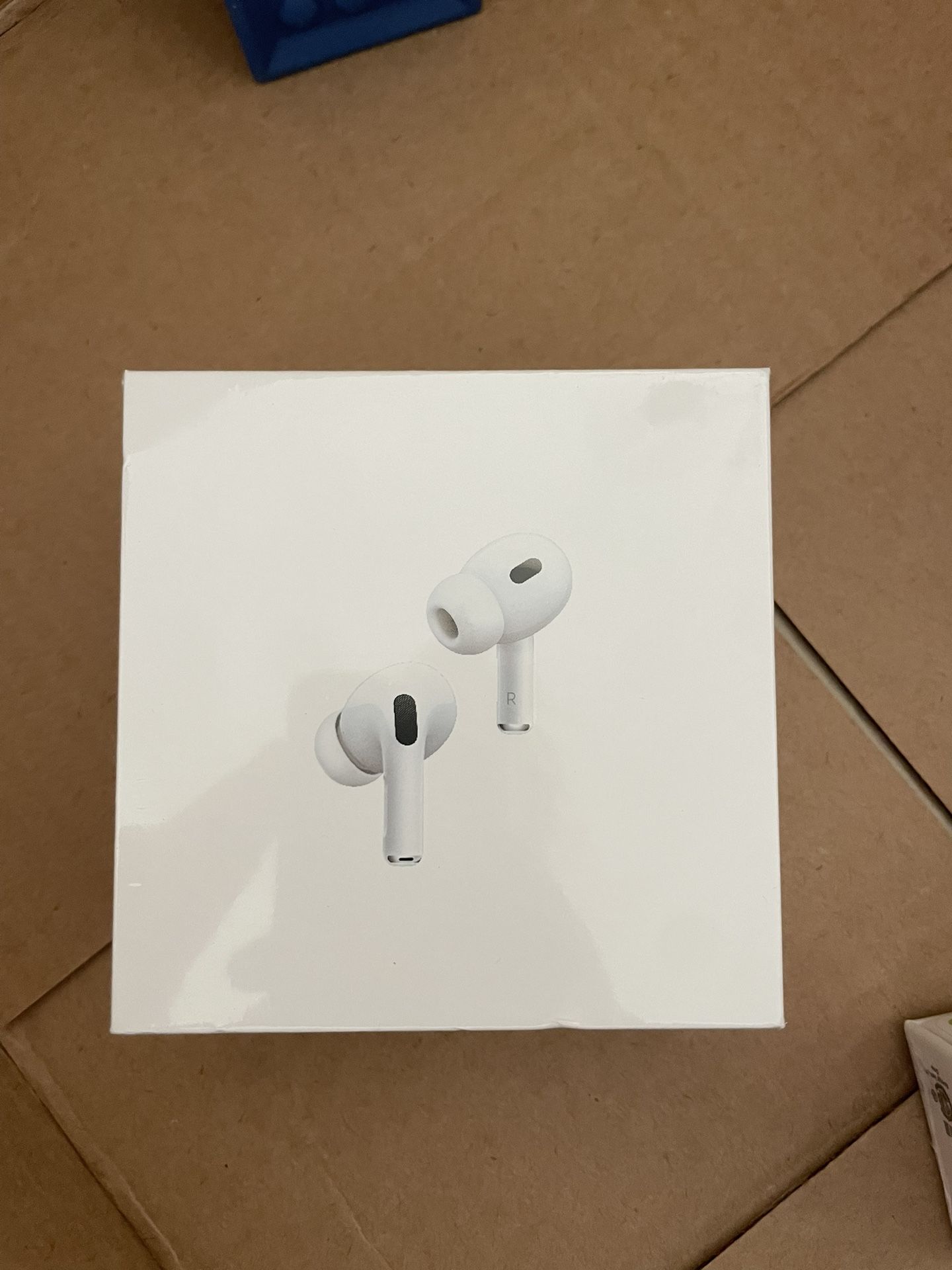 Airpods 2nd Gen ( BRAND NEW ) 