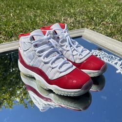 Used authentic Jordan 11 retro cherry 2022 
