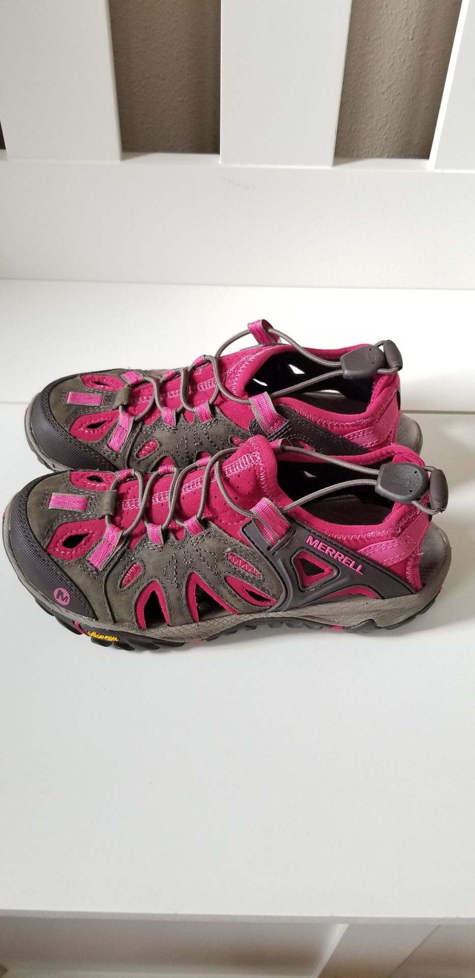 MERRELL Women's Water Sandal Waxy Waterproof Leather WOMEN'S 5.5 New!