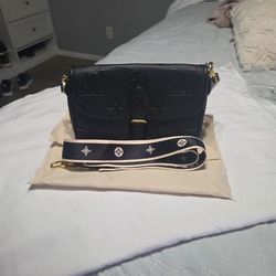 Black Crossbody/ shoulder bag.