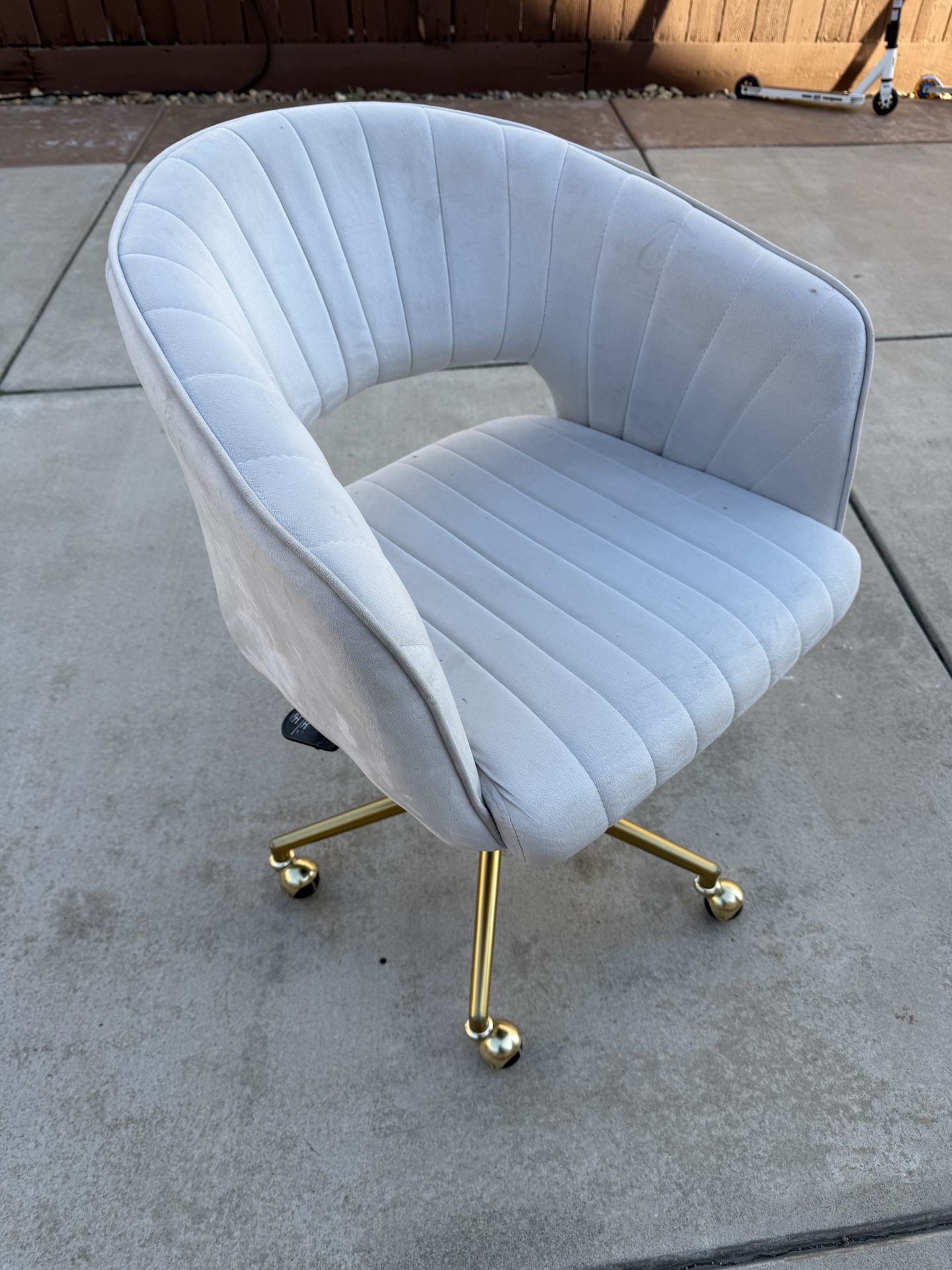 Desk chair