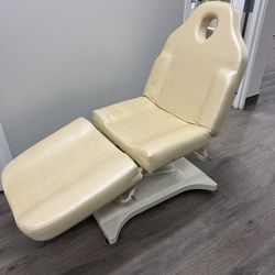 Hydraulic facial bed