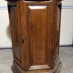 Round-ish Wood End Side Table w/Storage 