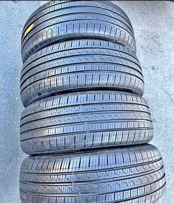 225/50/18 Pirelli 📍📍 Vendo un set de llantas con 80% de vida las 4 📍🌟