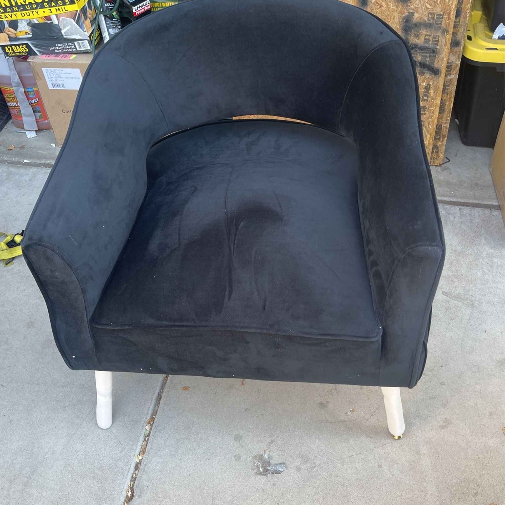 Black Wide Chair