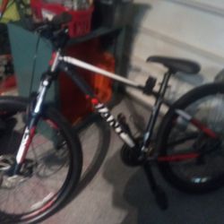 GIANT BIKE ATX ALUXX 28 Inch Wheels