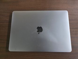 Apple MacBook Pro i7 13 Inch Space Gray, 16GB Ram. 256GB hard drive. Intel Iris Plus Graphics mb. Touch Bar, Four Thunderbolt 3 ports. Retina 