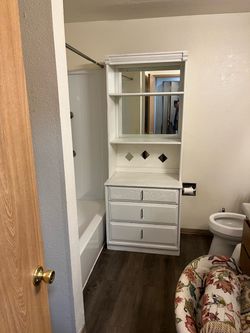 Bathroom cabinet