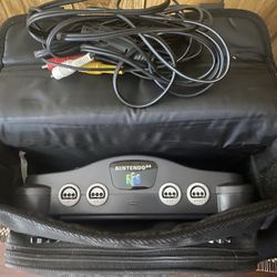 Nintendo 64 Set Case, Controllers And Games