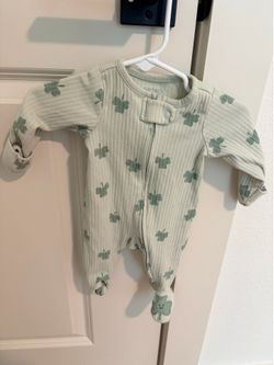Carter’s st Patrick baby outfit