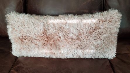 Decorative pillow, pinkish