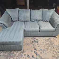 Signature Design by Ashley Darcy Sectional Sofa w/ Reversible Chaise 