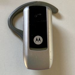 Motorola Handsfree Headset- Like New! Hardly Ever Used! Bluetooth- Has Charger & Manual. *Like New*