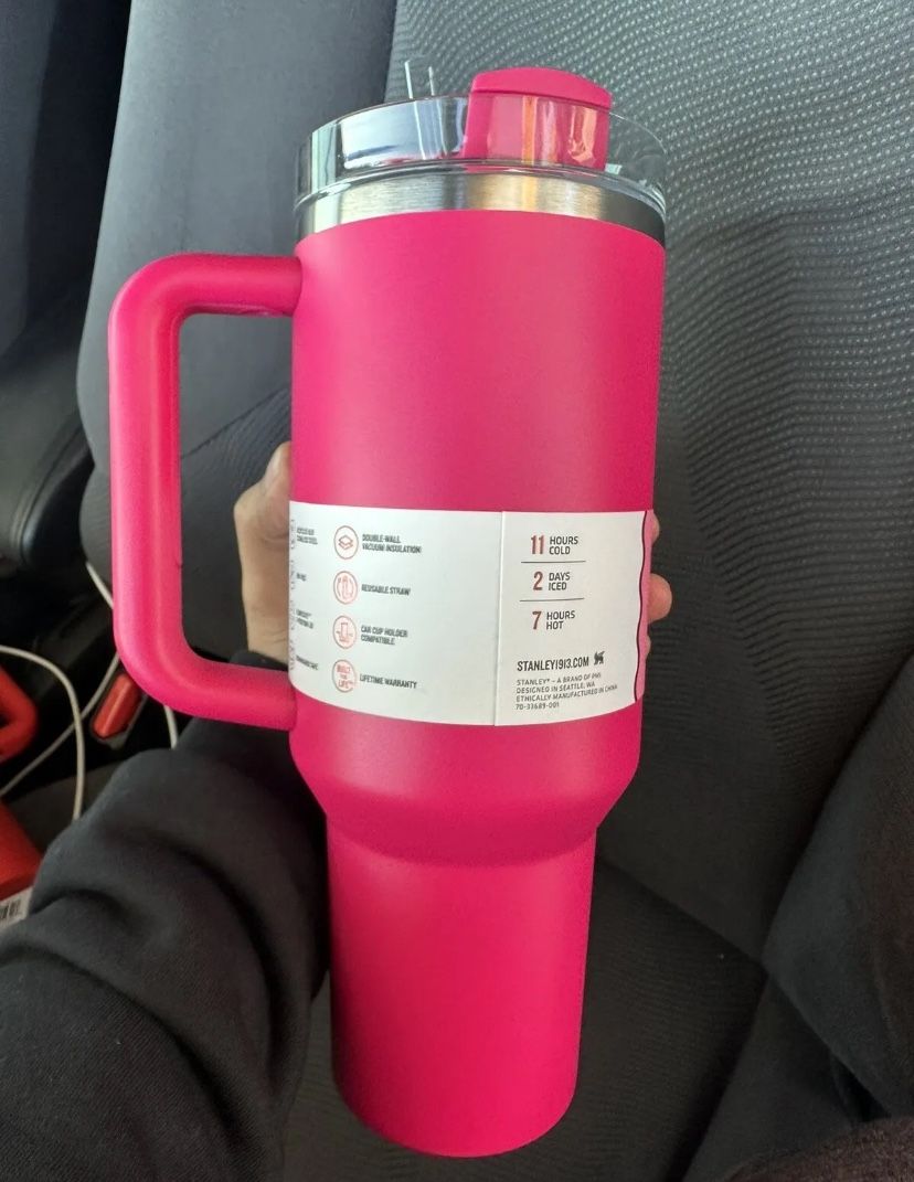 40th birthday tumblers Personalized It's Not Easy To Make 40 Look Good Tumbler main image 1