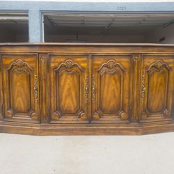 Gorgeous Credenza By Drexel 