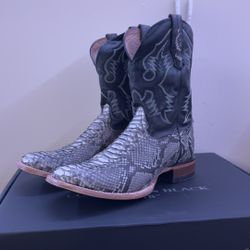 12D Python Boots 