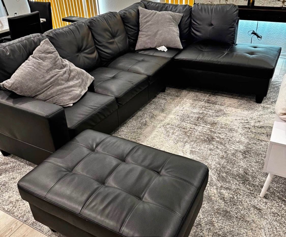 Leather couch Sectional 