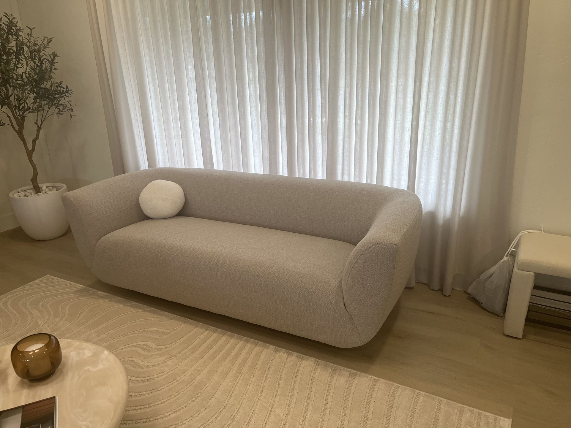Holloman 87'' Upholstered Sofa