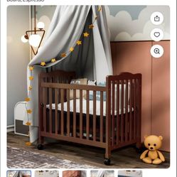 Mini Crib Brand New & Mattress