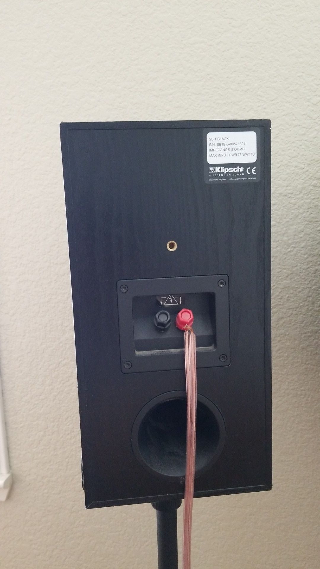 KLIPSCH Bookshelf speakers (SB1) with stand for Sale in Sacramento, CA OfferUp