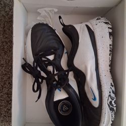 Nike Freak 5 GS – BRAND NEW – White/Black/Blue