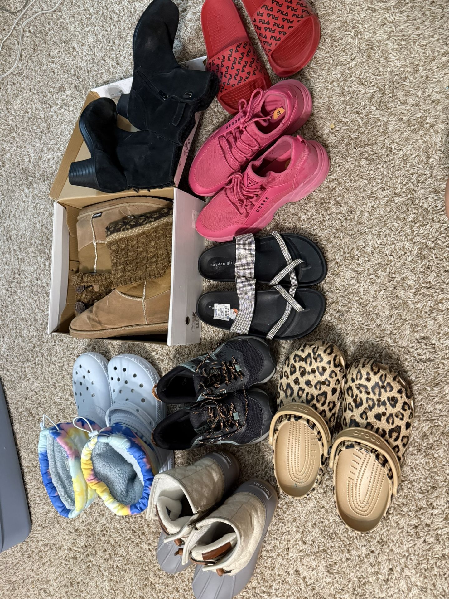 Take All 9pairs of Footwears