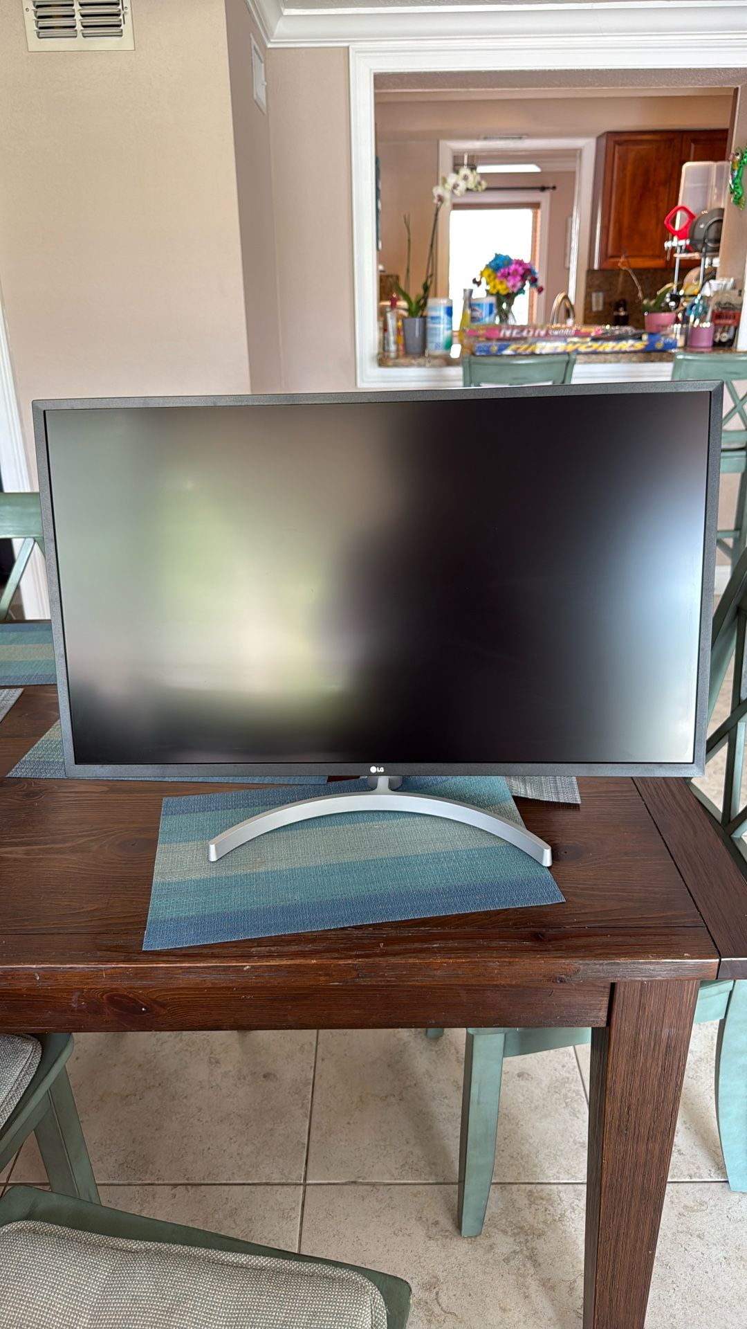 LG 32” UHD HDR10 Monitor With AMD Free Sync