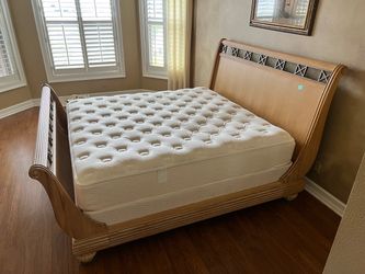 Ethan Allen Bedframe (King)