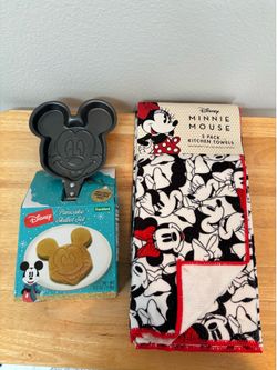 New Disney Mickey Minnie Kitchen Bundle- 3 Pack Kitchen Towels and Minnie Pancake Skillet