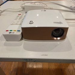 LG portable projector PH150G