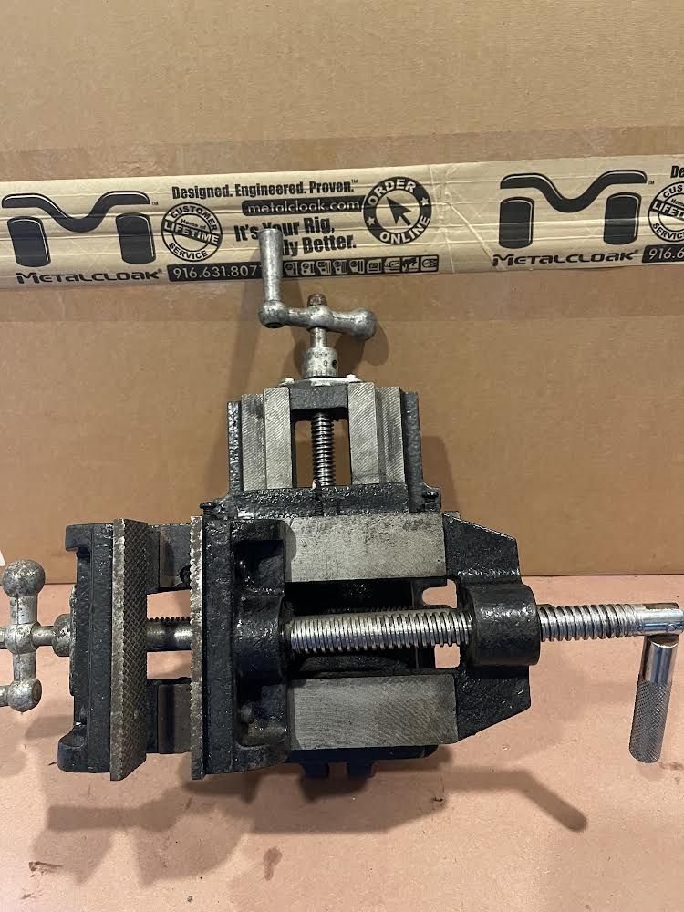 Work bench Drill press Vice