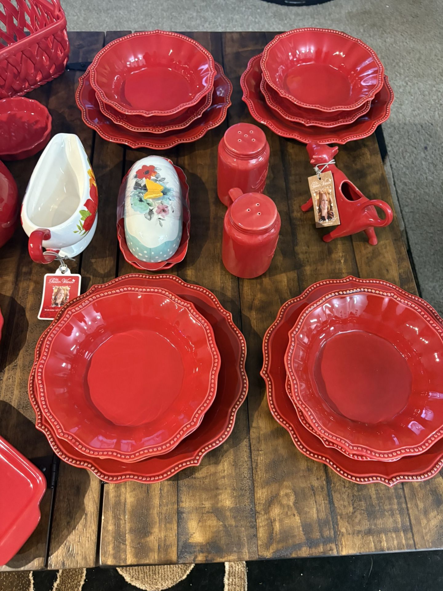 Red  Pioneer Woman Dish Set With accessories
