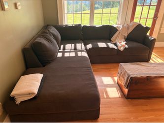 Sectional couch