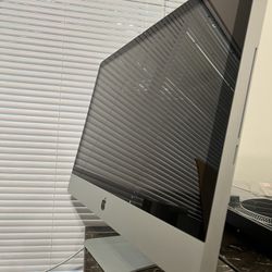 27” iMac in perfect working condition. Make an offer!