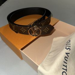 Loui Vuitton Circle Reversible Belt 