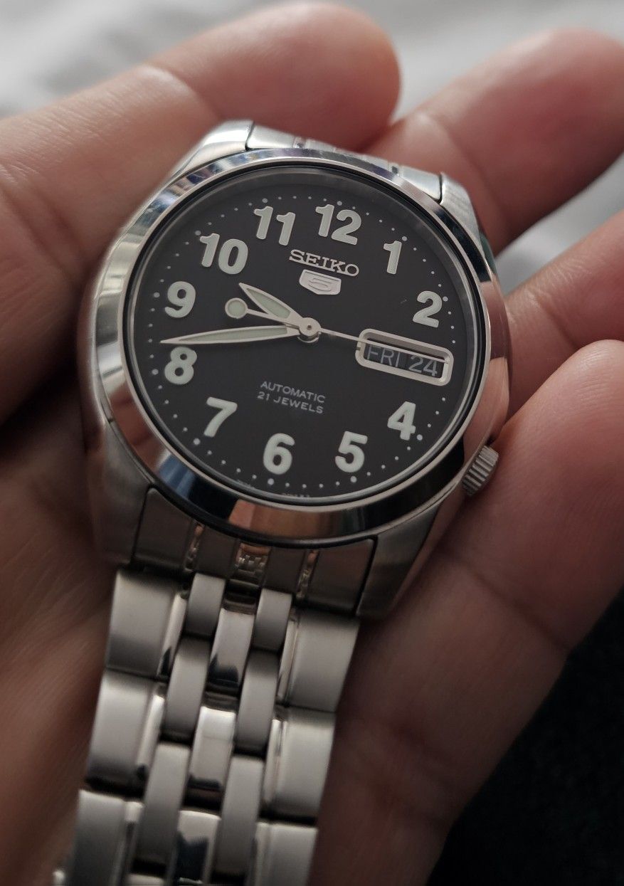 Seiko 5 Automatic 21 Jewel Black Dial Day/Date Analog SNK381K1 30M Mens Watch