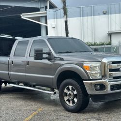 2012 Ford F350 Super Duty Crew Cab Lariat Pickup 4D 6 3/4 ft