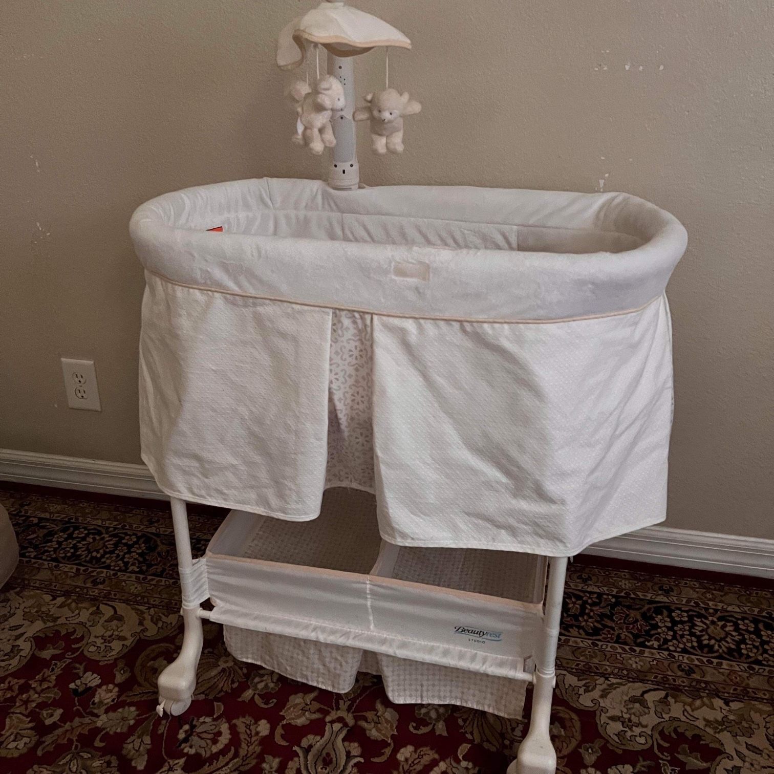 Beautyrest hot sale studio bassinet