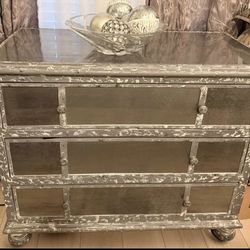 Distressed Mirrored 3-Drawer Chest