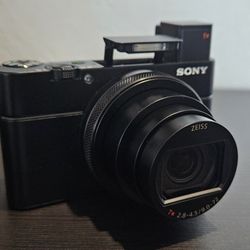 Sony Cyber-shot RX100 VII 4K Digital Camera Excellent