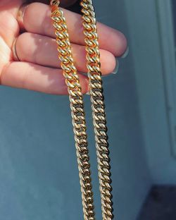 K14 Solid Real Gold (With LV Lock-key Authentic ) for Sale in Oakland, FL -  OfferUp