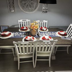 Dining room table w/chairs and decor