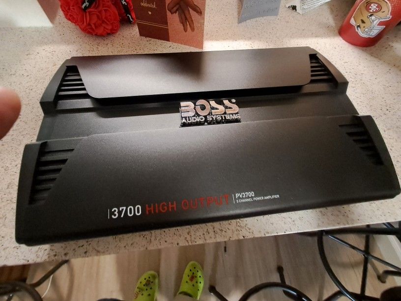 Boss 3700 Amplifier