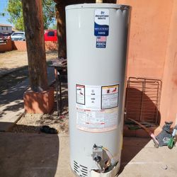 Gas Water Heater 40 Gal In Good Condition And Warranty Works Great 19th Ave And Baseline 