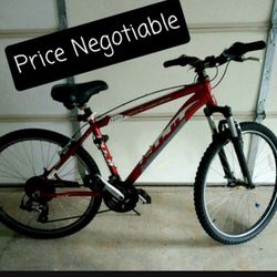 EXCELLENT CONDITION Mountain Bike 
