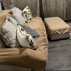 Beautiful Couch For Sell Looks Brand New Still 