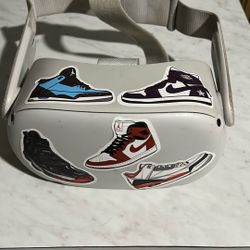 Headset Only No Eye Peace Or Controllers (quest2)