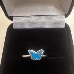Sterling Silver And Turquoise Ring 