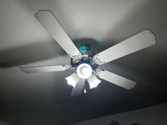 Hampton Bay 52” White Ceiling Fan  Works Good!